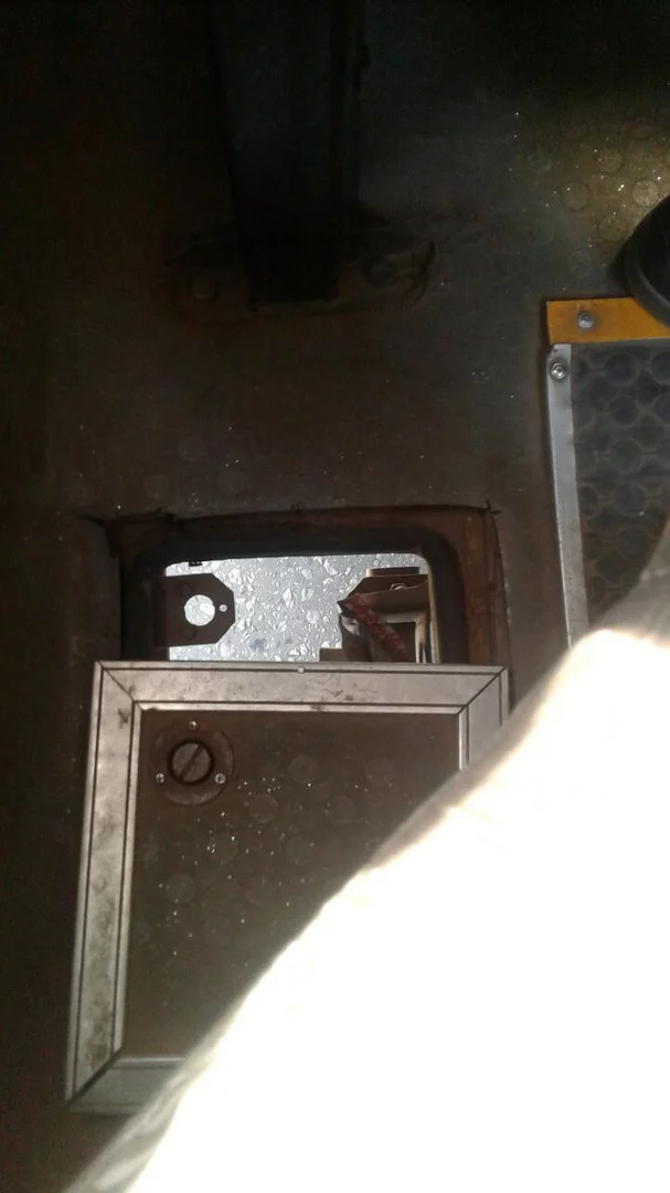 cbFf806c5EI.webp