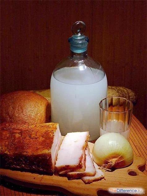 chem-otlichaetsya-vodka-ot-samogona-2.webp