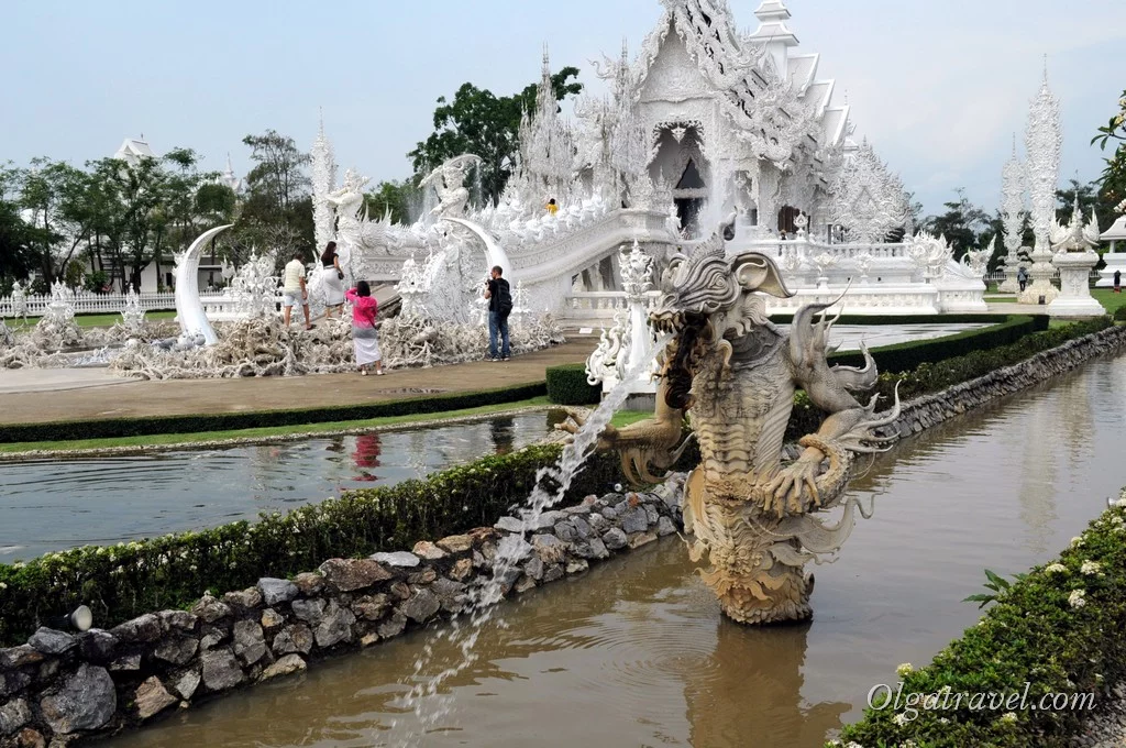 Chiang_Rai_White_Temple-27.webp