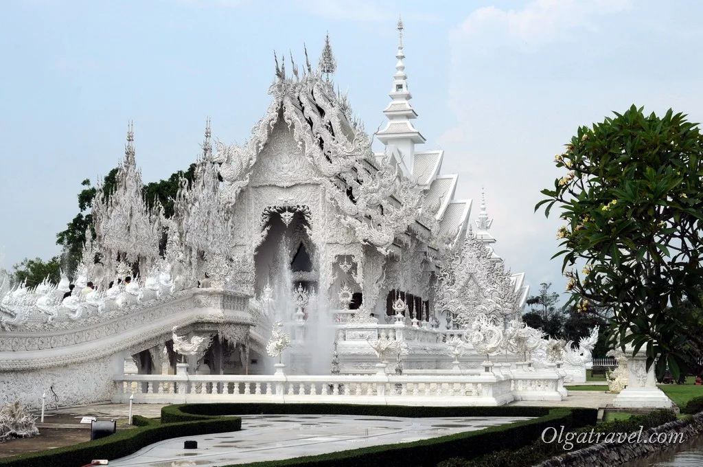 Chiang_Rai_White_Temple-28.webp