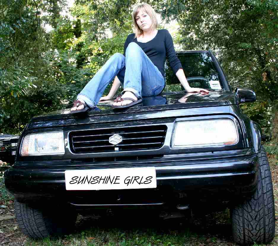 chrissy_sunshine_girls_wheels_suzuki_vitara.jpg