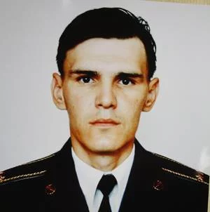 CiA_wxGWEAAUmYa.webp