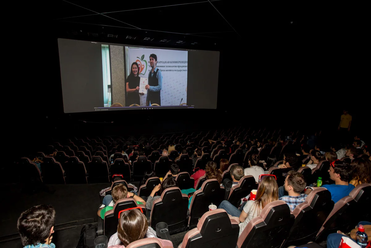 cinema_150515_03.webp