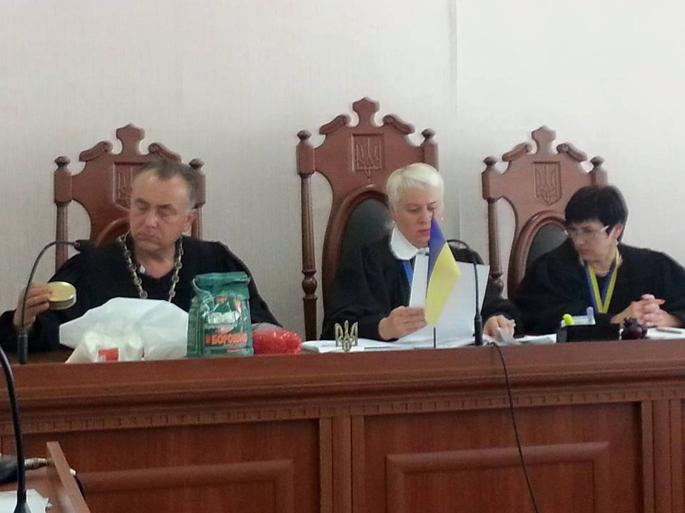 CKdH89RUcAAZ79e.jpg