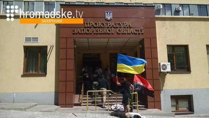 CKgshvoUMAADOgb.webp