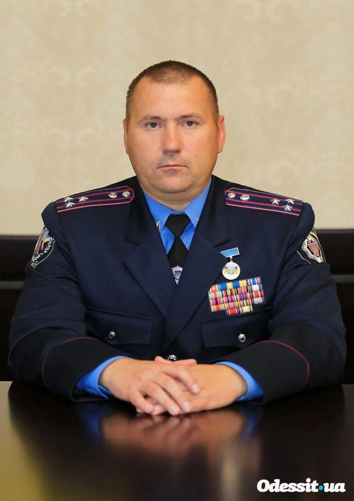 CNbeUhNU8AAD899.webp