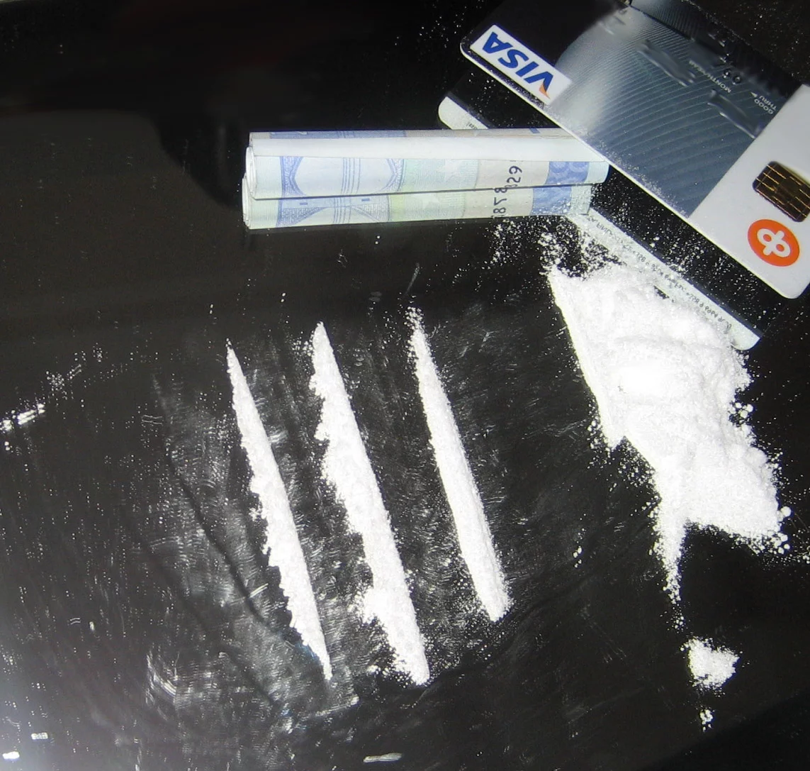 Cocaine_lines_2.webp