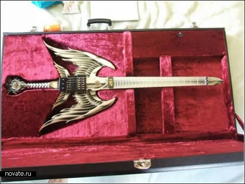 crazy_guitars_29.webp
