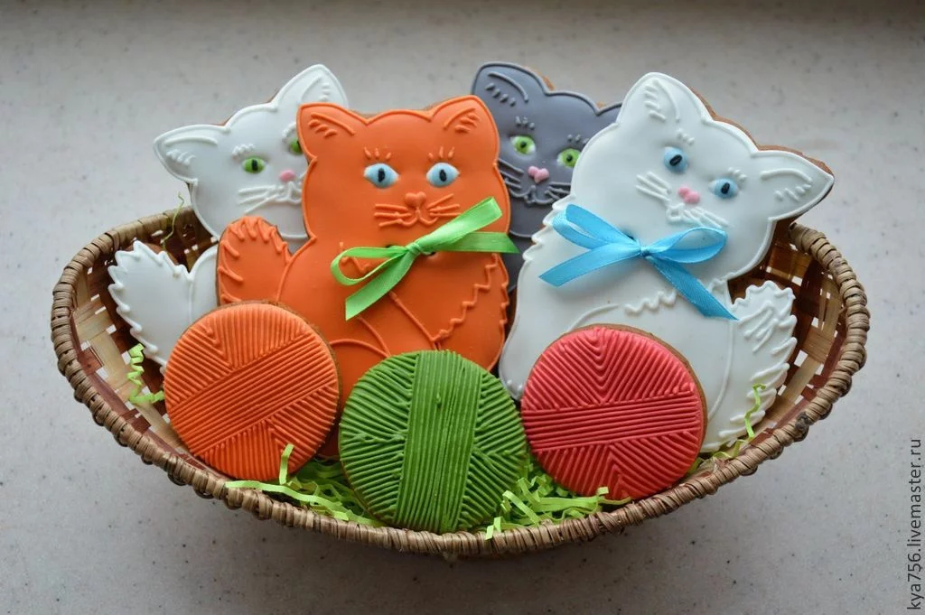 d3f9d1c271aad2ru--suveniry-podarki-pryaniki-koshki.webp