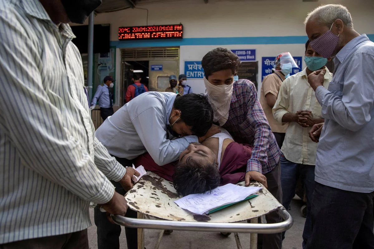 danish-siddiqui-india-covid-mourning.webp