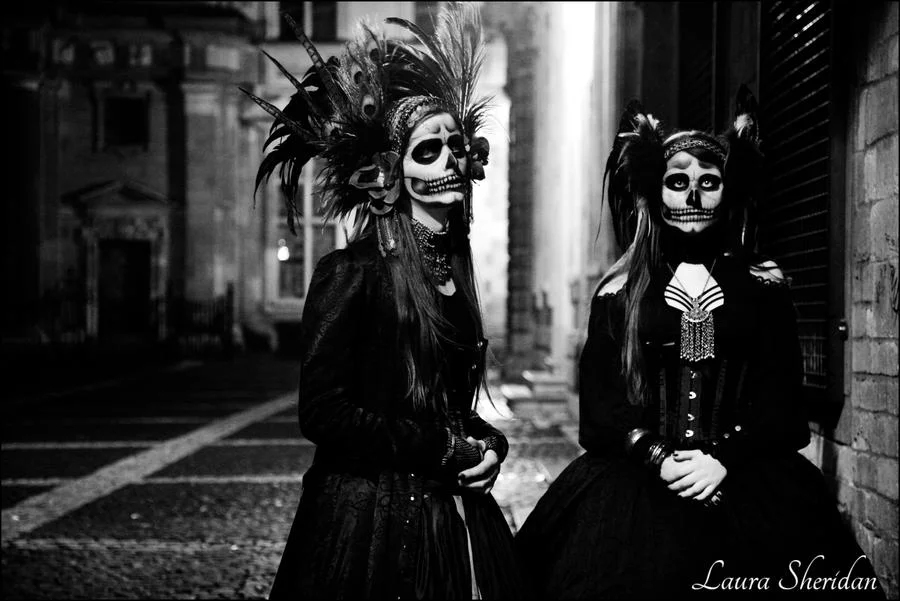 dead_sisters_by_laura_sheridan-d5enbsz.webp