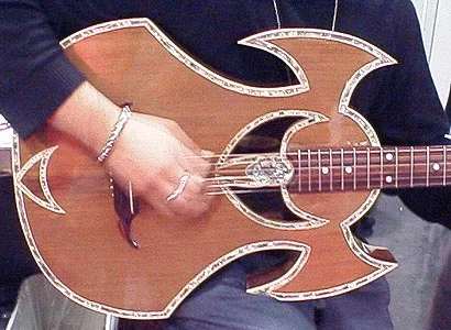 DelmundoGuitar1.webp