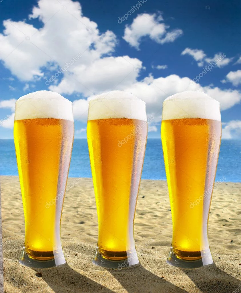 depositphotos_3434289-Beer-on-a-beach.webp