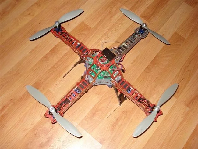 DIY-Quadrocopter.webp