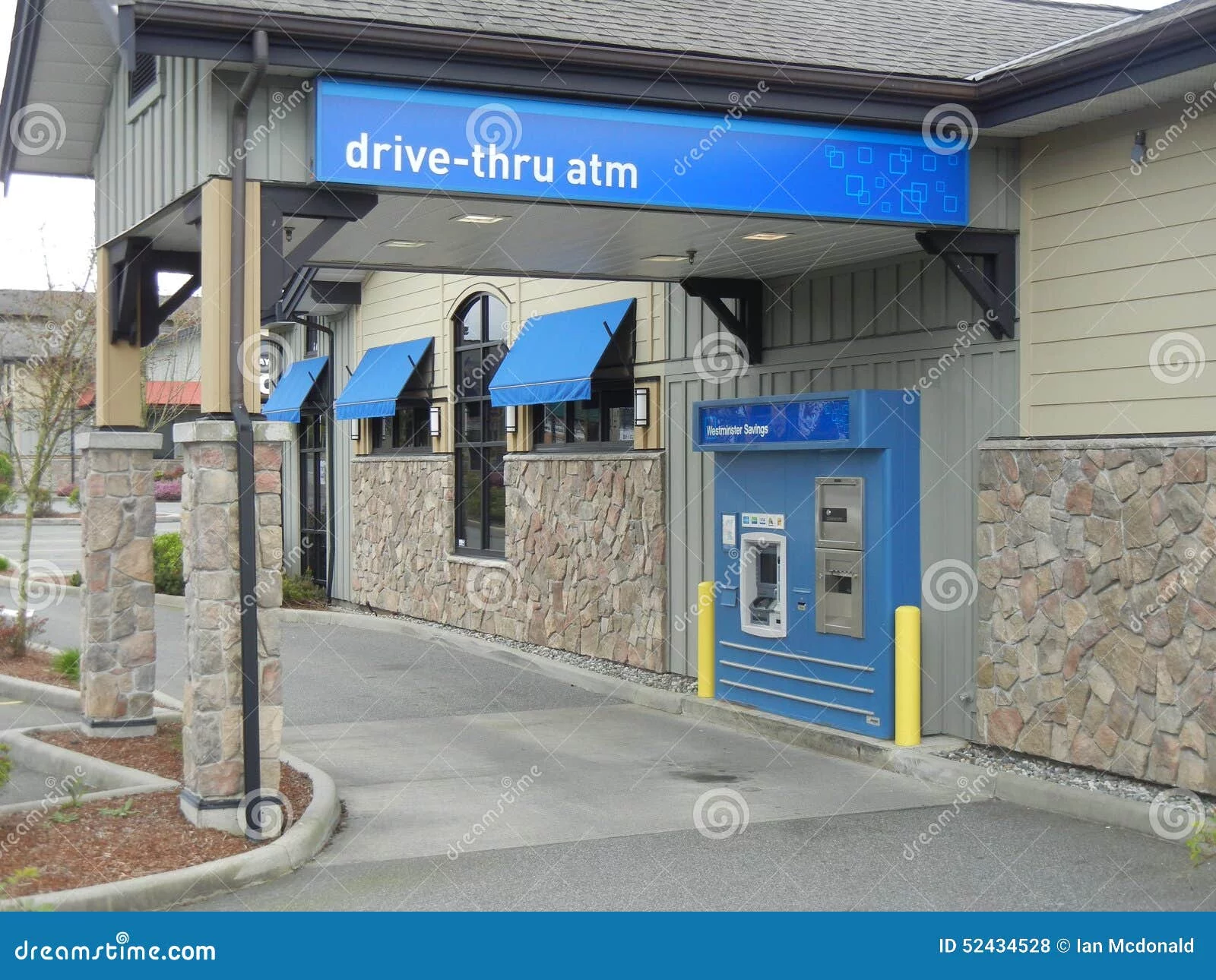 drive-thru-bank-machine-atm-cash-vending-52434528.webp