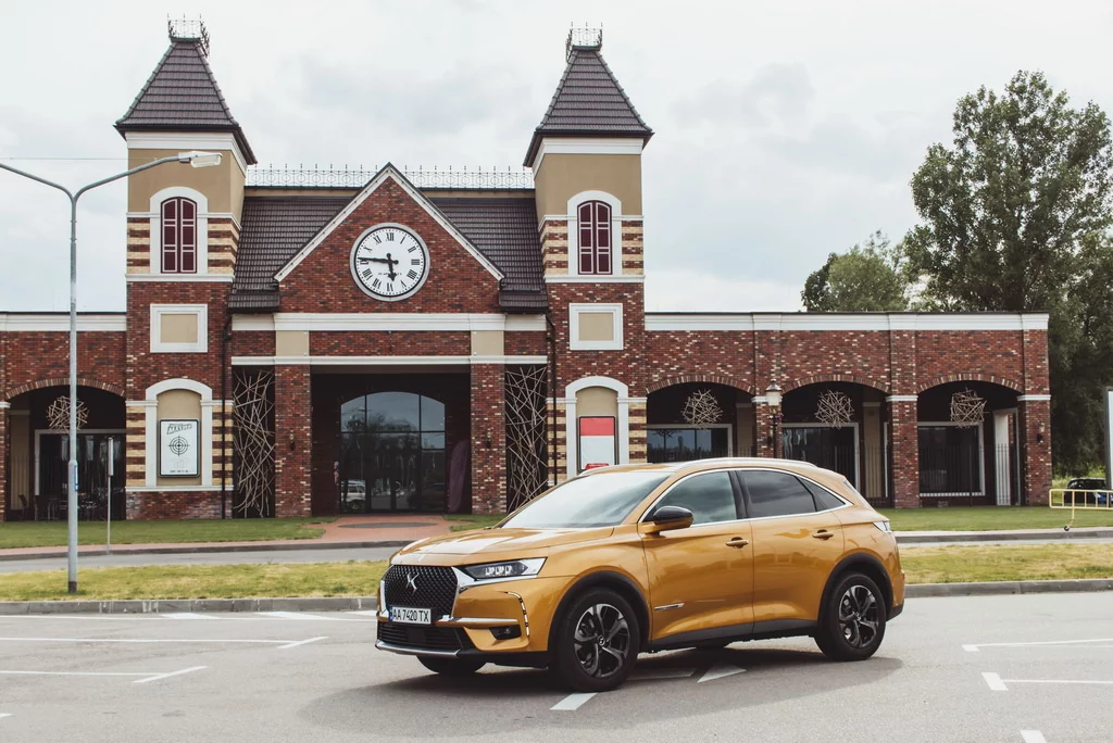 ds7-crossback-2.webp