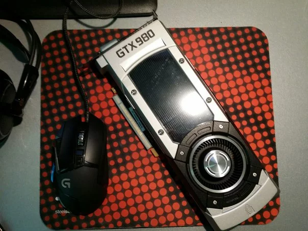 EasVosRSJxE.webp