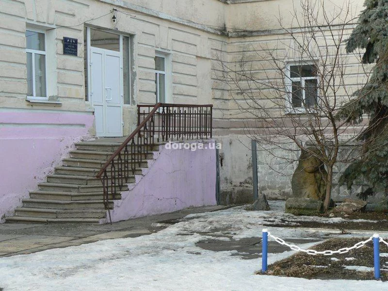 edb8jh.webp