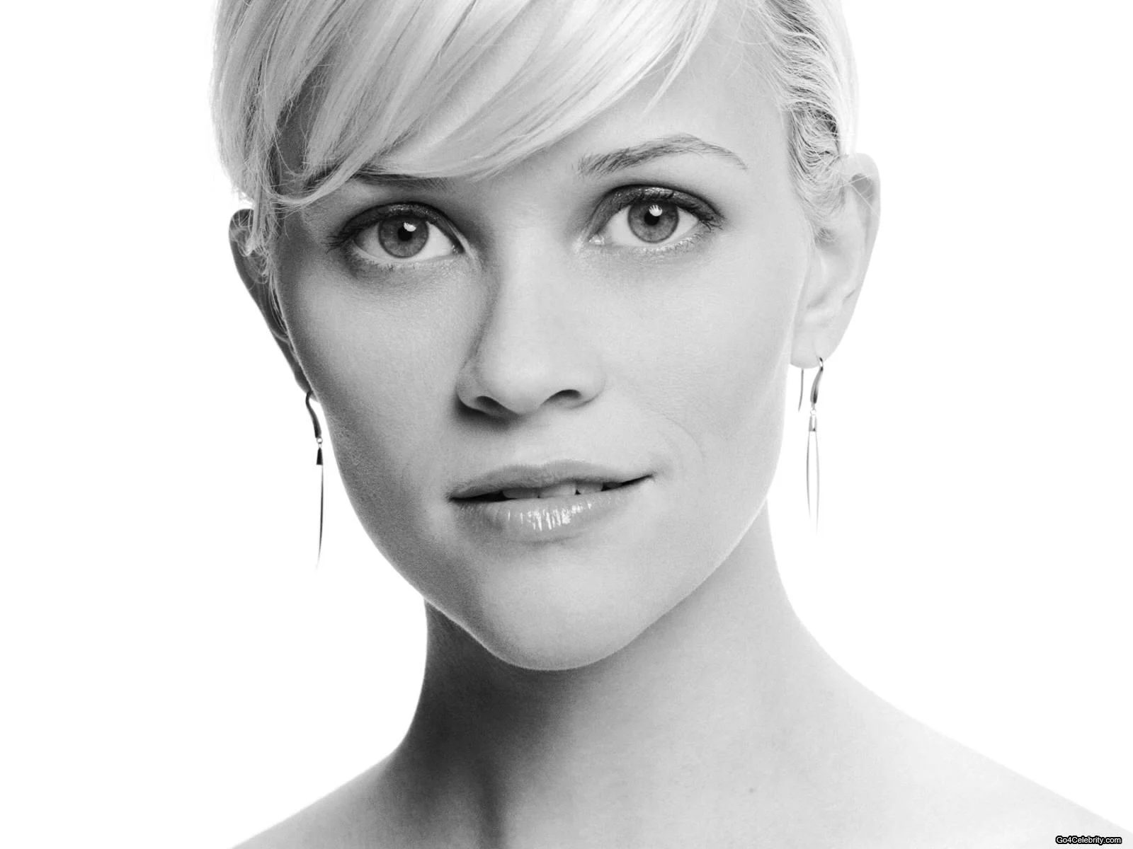 ese-Witherspoon--reese-witherspoon-81321_1600_1200.webp