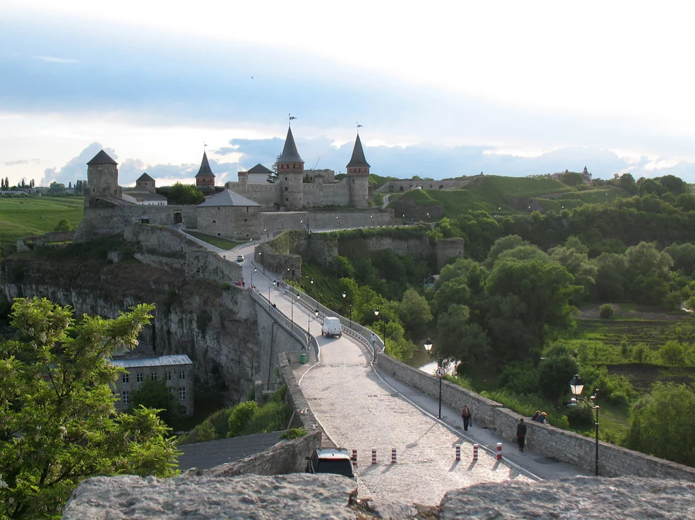 f-1606000945.webp