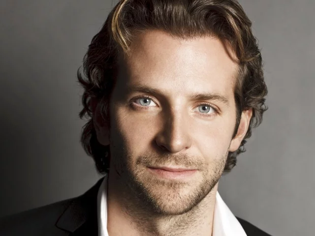 f4de0c1084234a566d1836f1a5371ead_bradley_cooper.webp