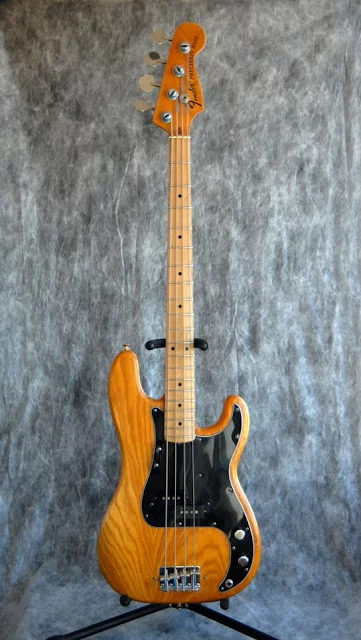 fender_pb75_01.webp