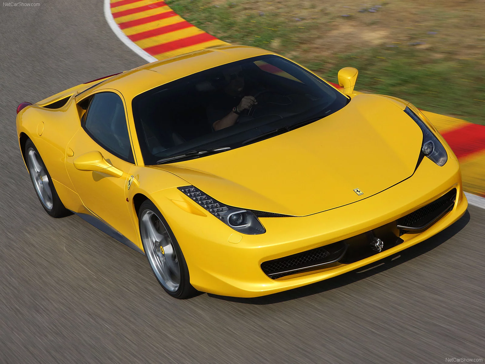 ferrari-458_italia-wallpaper_07.webp