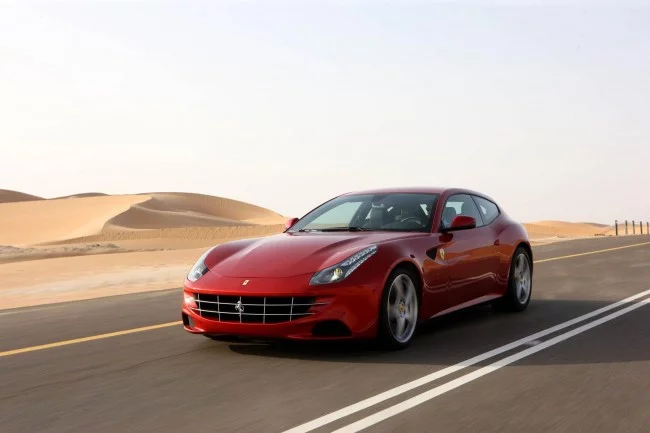 ferrari-ff-foto_02-650x433.webp