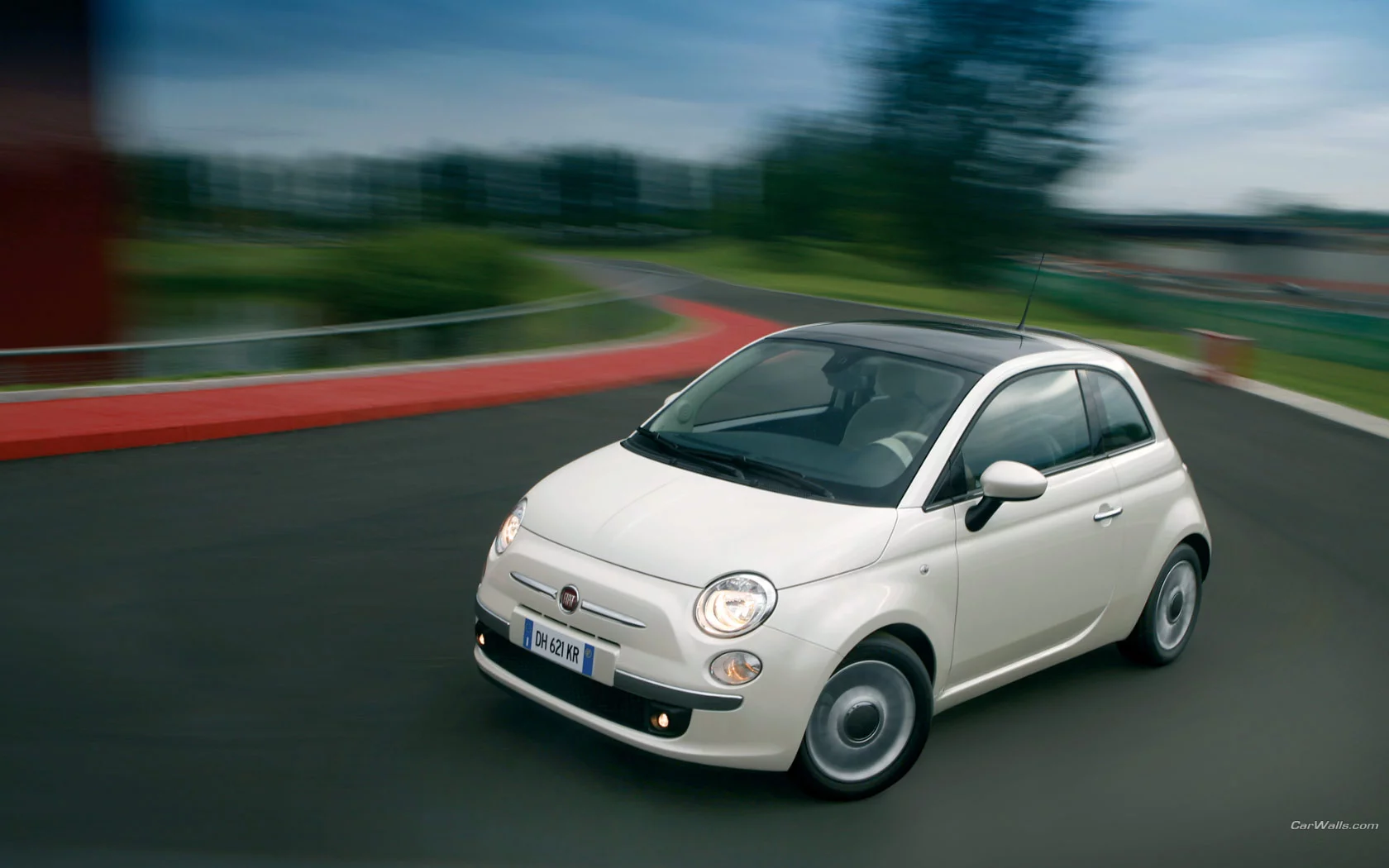Fiat%20500%201680x1050_b97.webp