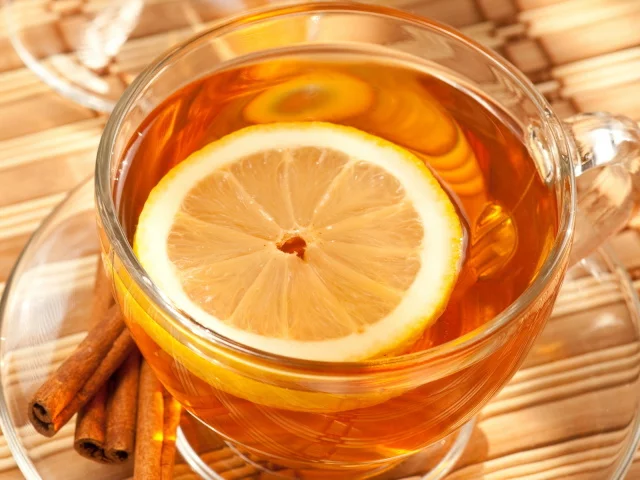Food_Drinks_Tea_with_lemon_031888_29.webp