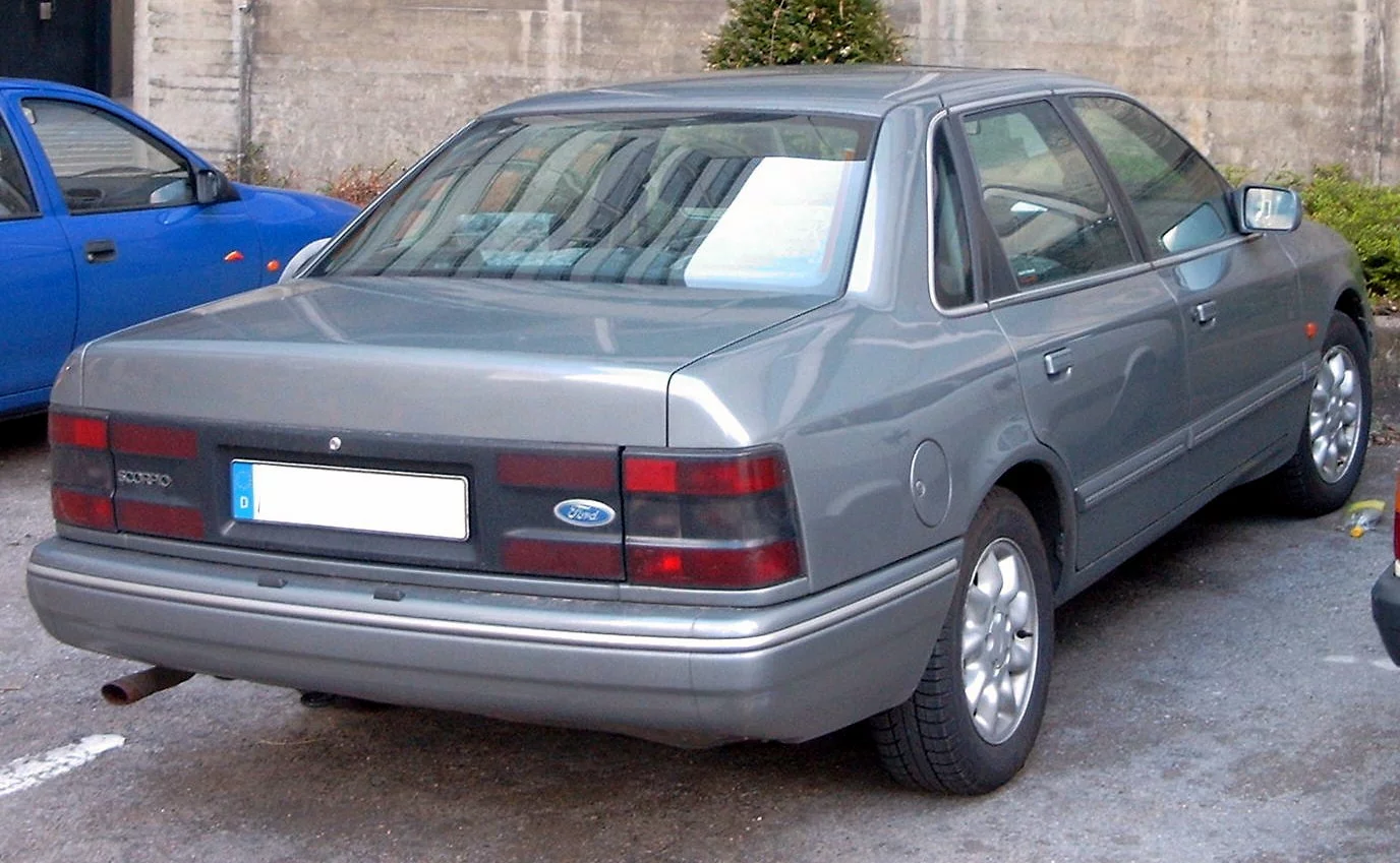 Ford_Scorpio_1992_Stufenheck.webp