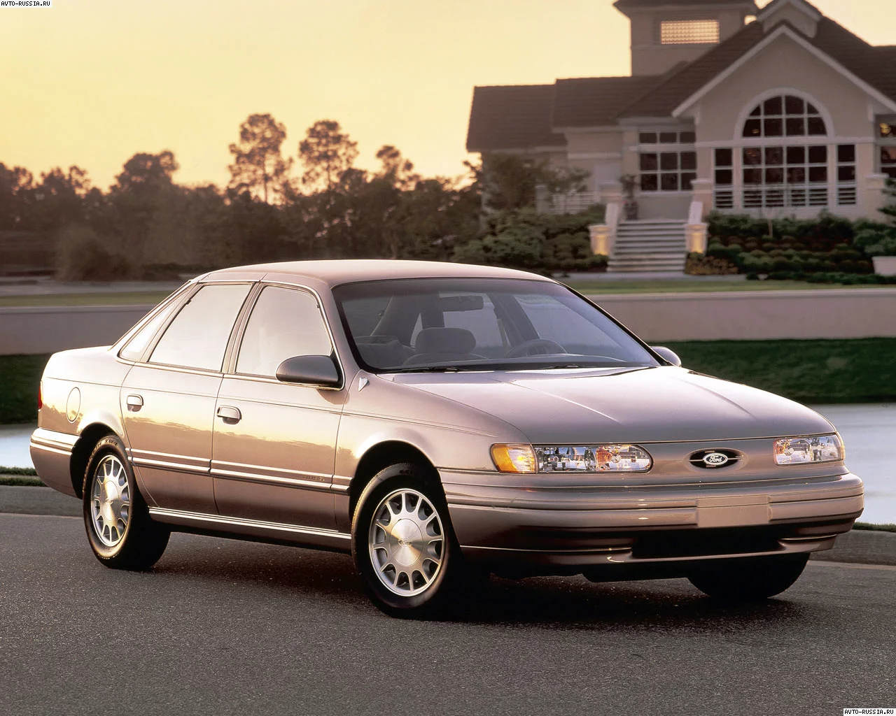 ford_taurus_ii_1280x1024.webp