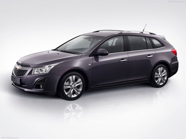 foto-chevrolet-cruze-wagon_02-650x487.jpg