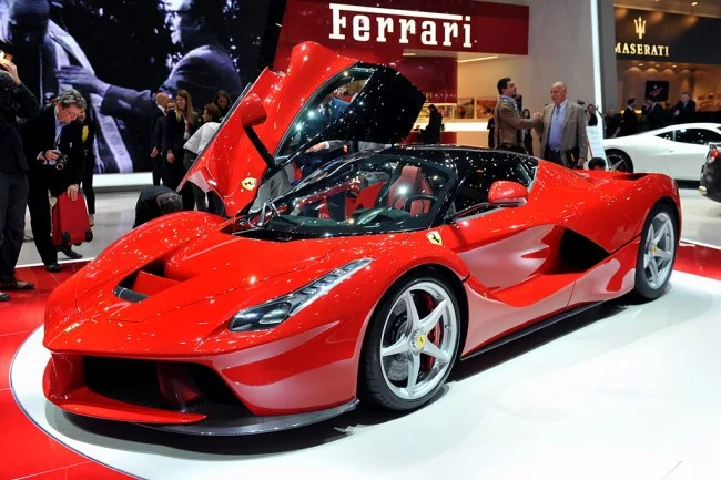 foto-la-ferrari_07-650x433.webp