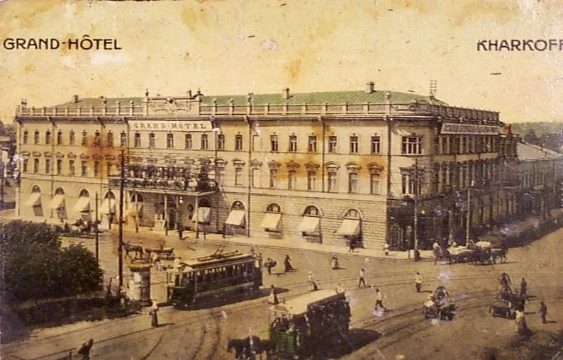 Grand-Otel-tramvaj-konka-izvozchiki-edit.webp