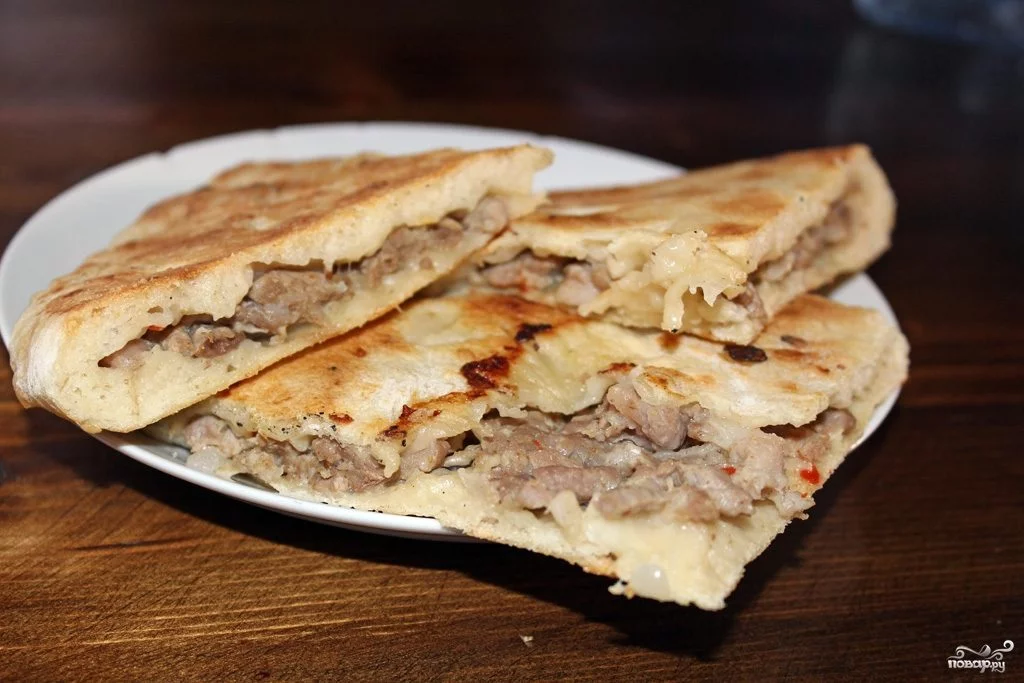 hachapuri_s_myasom-110251.webp