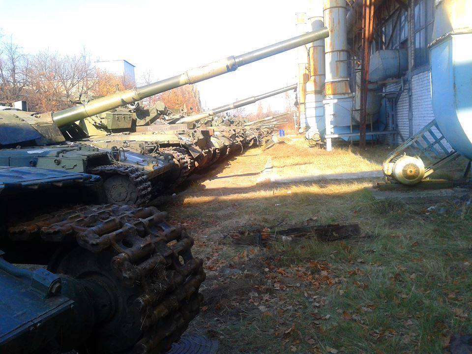 Harkiv-tanki1.jpg