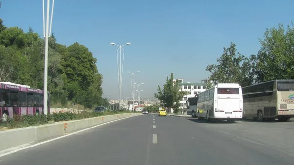 HMdH4VkrFwY.webp
