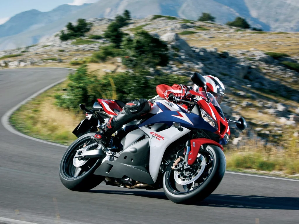 Honda%2BCBR%2B600RR%2B2010.webp