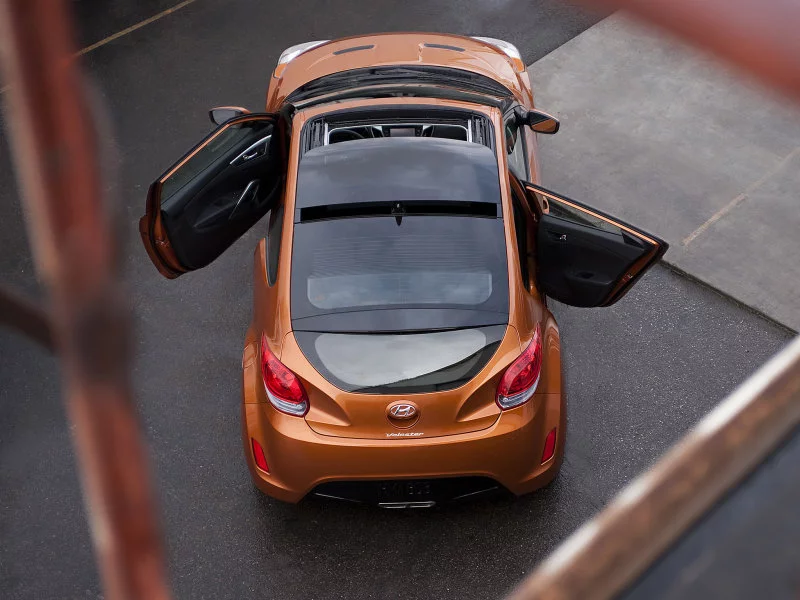 Hyundai_Veloster_Hatchback%203%20door_2011.webp