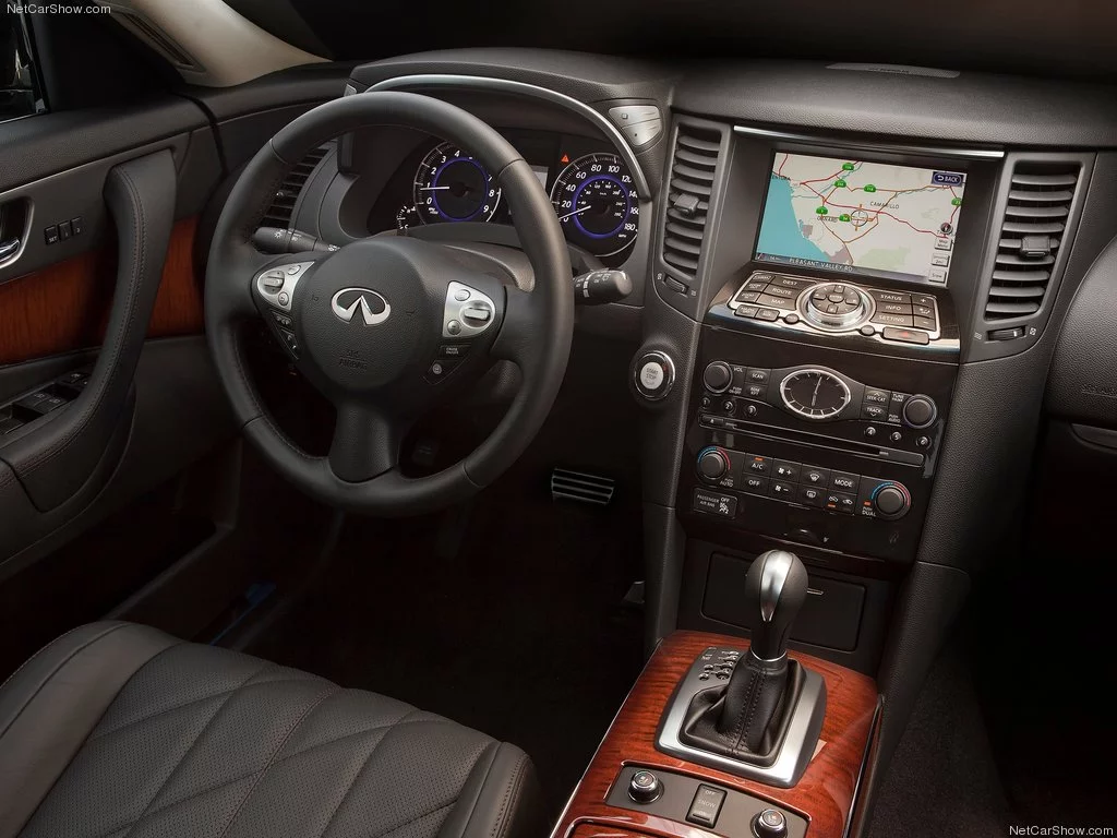 infiniti-fx35-us-2012_03.webp