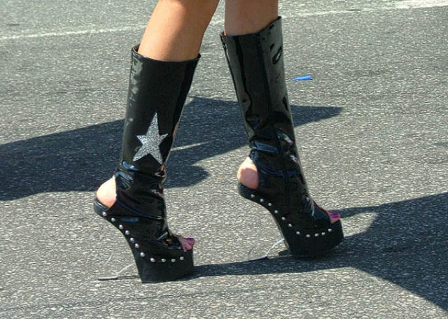 insane_hign_heels_640_24.jpg