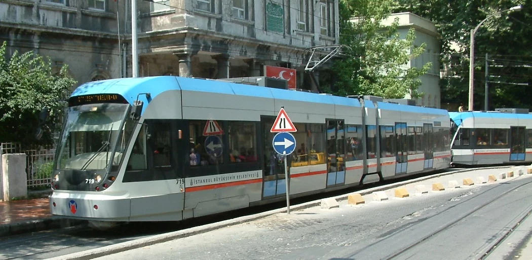 Istanbul_tram_RB1.webp