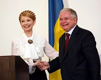 Julia_Tymoshenko_and_Lech_Kaczy%C5%84ski%282008%29.webp