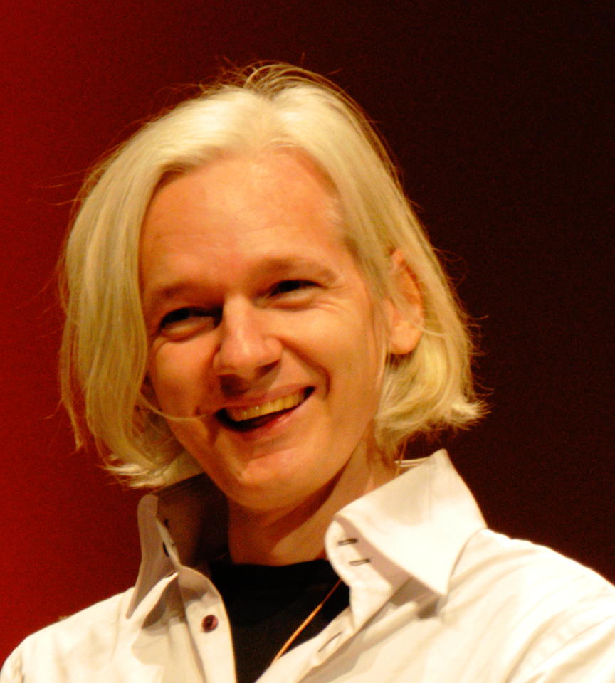 Julian_Assange_26C3.jpg