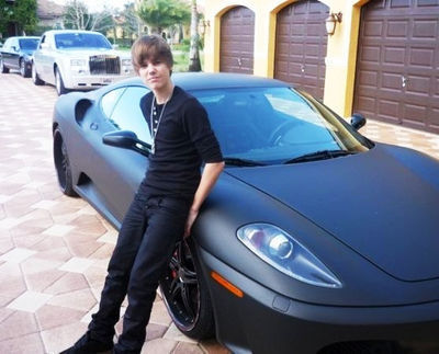 justin-bieber-black-ferrari.jpg