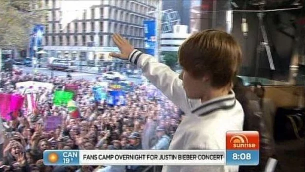Justin_bieber_nazi_sieg_heil.webp