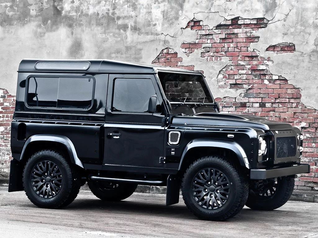 kahn-defender-harris_01.webp