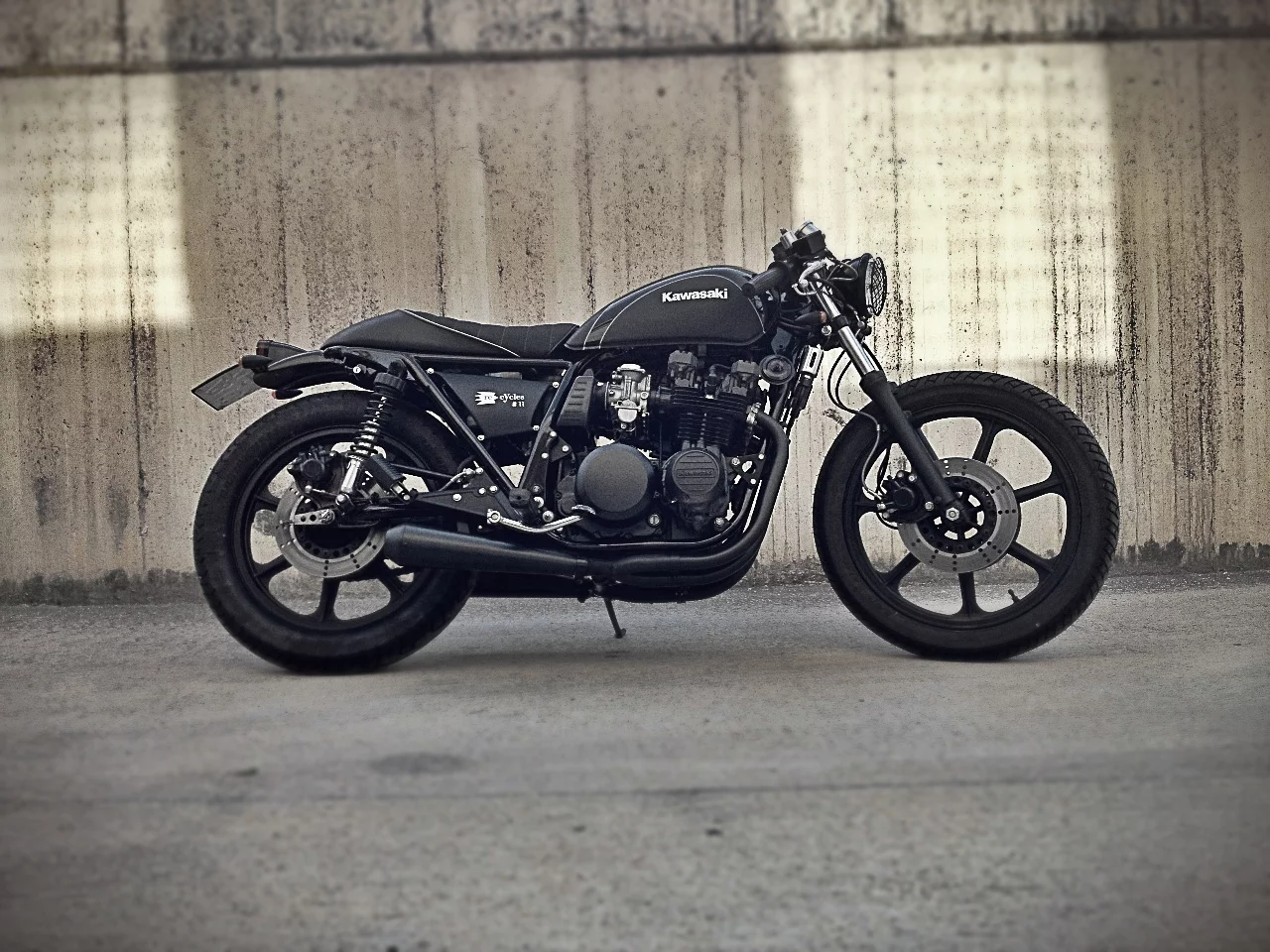 Kawasaki_Z750_CafeRacer.webp
