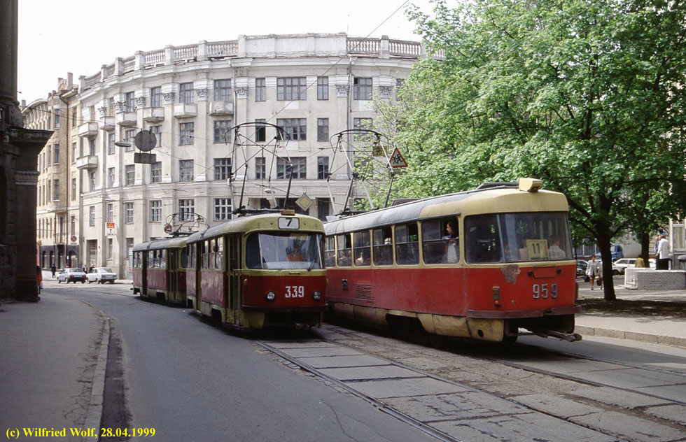 khr_t3__339_19990428_x1.jpg